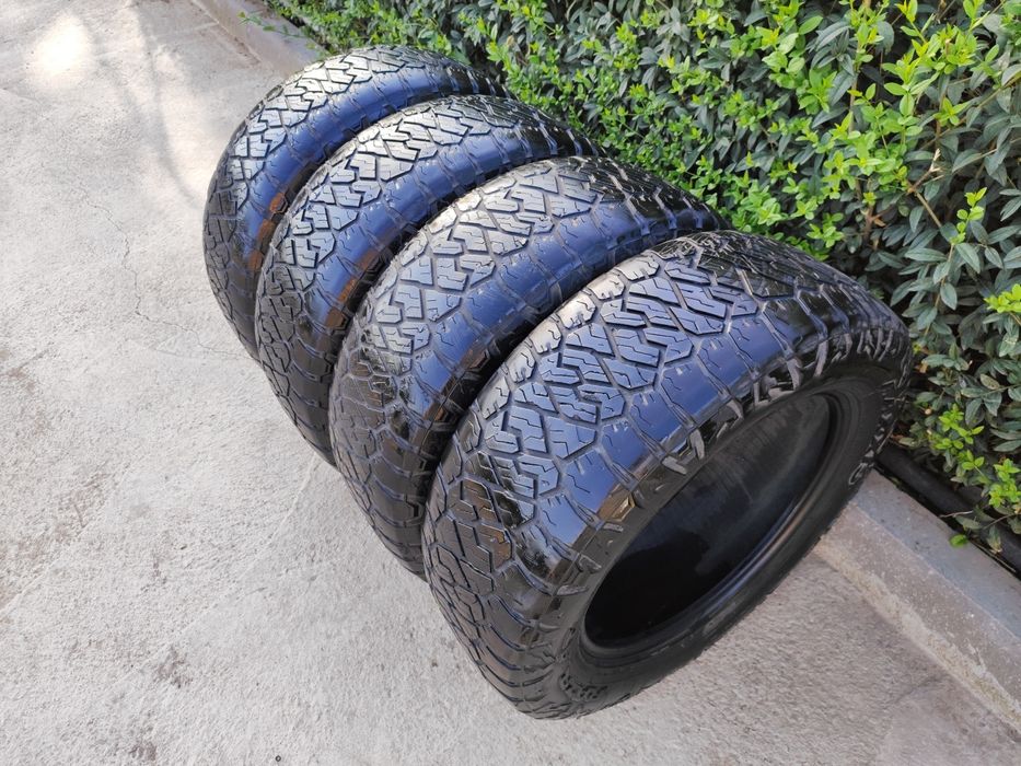 Покрышка Maxxis Razr AT