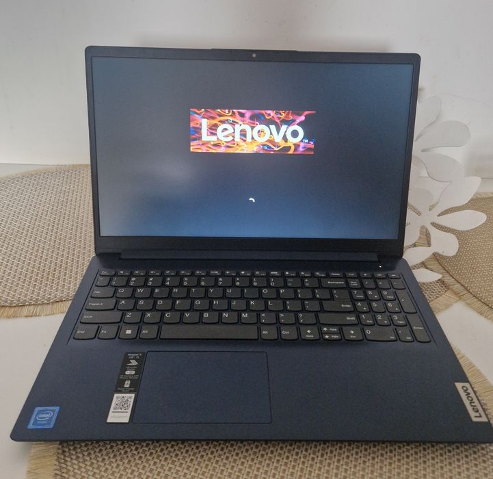 Laptop Lenovo 2024