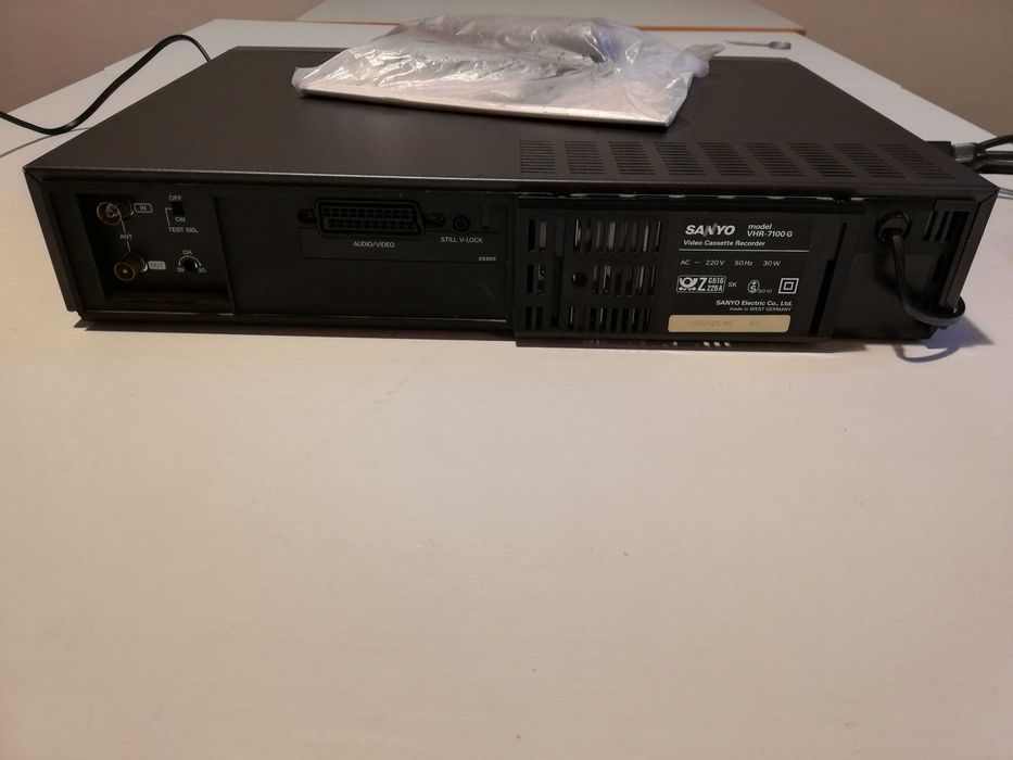 Video Cassette Recorder SANYO VHR 7100G -VHS/Impecabil/RFG/Telecomanda