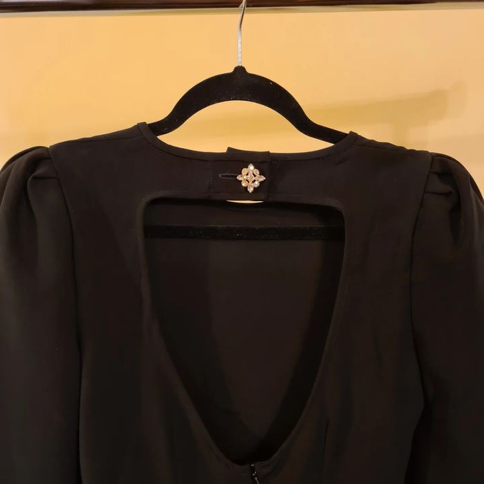 Rochie MANGO cu nasture bijuterie