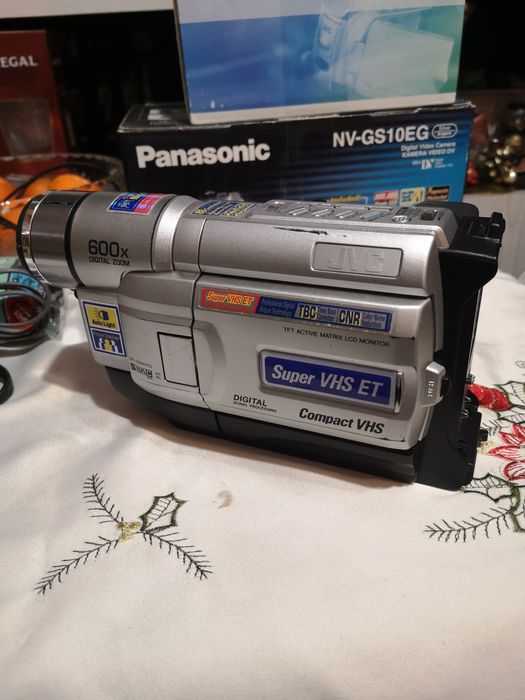 Видео камери MiniDV и VHS C на JVC и Panasonic