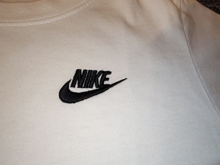 Tricou Nike nou.