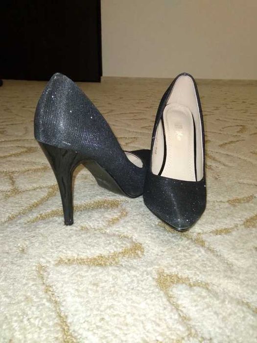 Pantofi eleganti