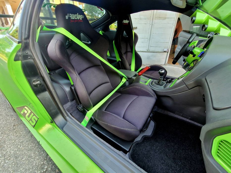 Цветни колани за автомобили