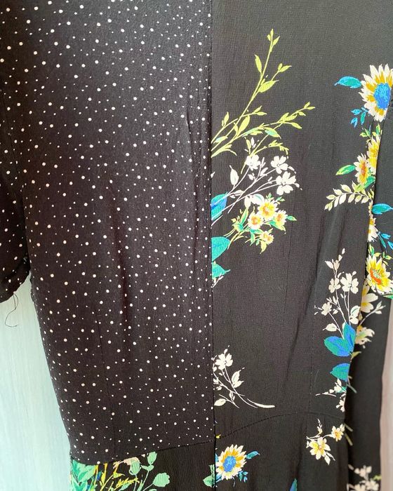 Salopeta florala, Bershka, marimea M(potrivita si pentru S)