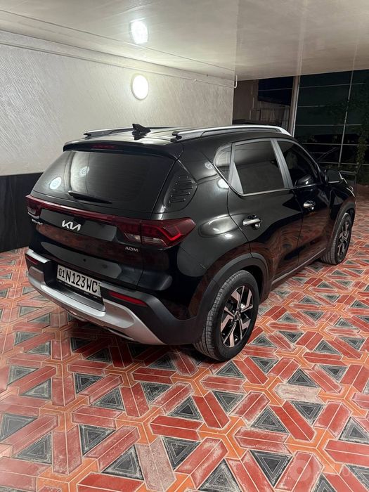 Kia Sonet full sotiladi, kraskasi toza, holati yaxshi