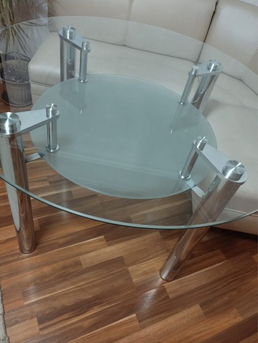 Продам стеклянный стол