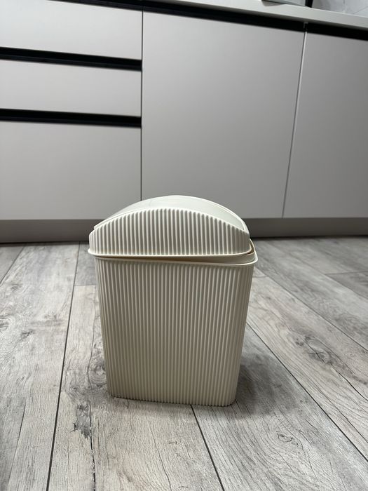 Продам мусорное ведро