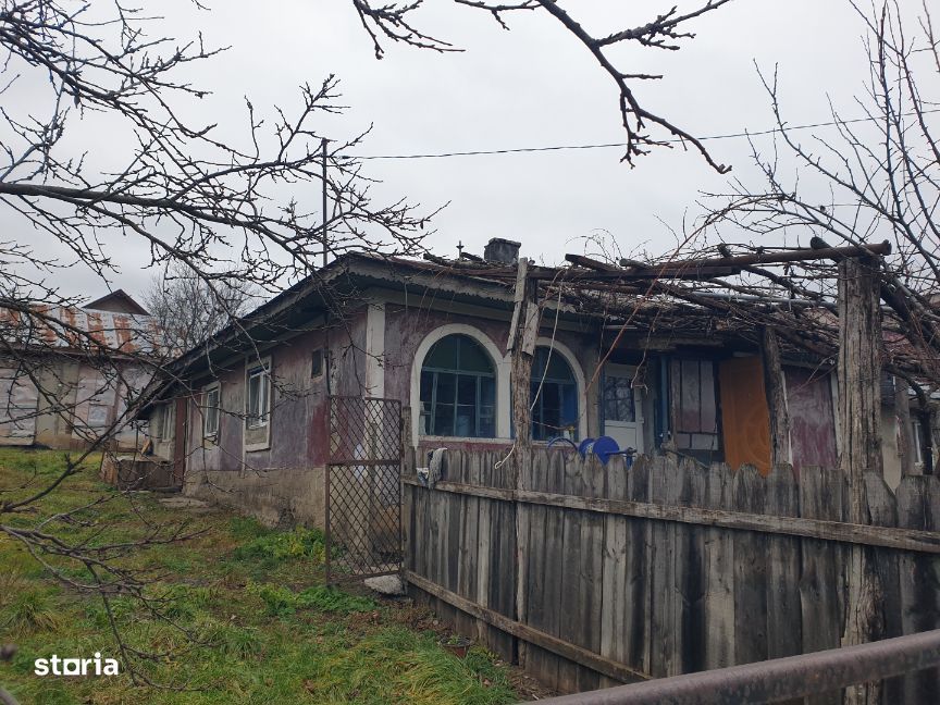 Vulturi ( Vanatori )- IASI – Casă + teren 907 mp- 8.5 km pana in Copou