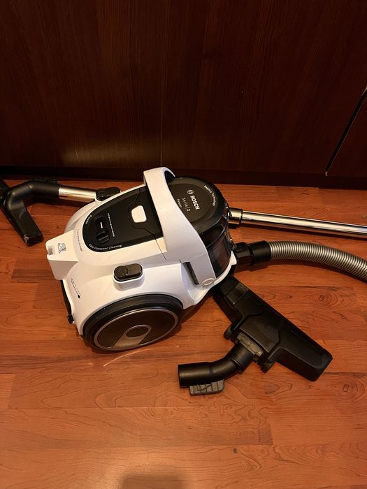 Прахосмукачка BOSCH serie 2, отлично състоятие