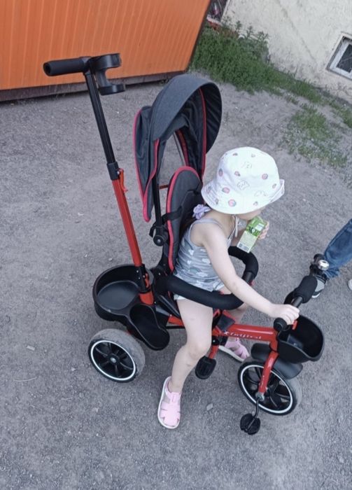 Трехколесный велосипед