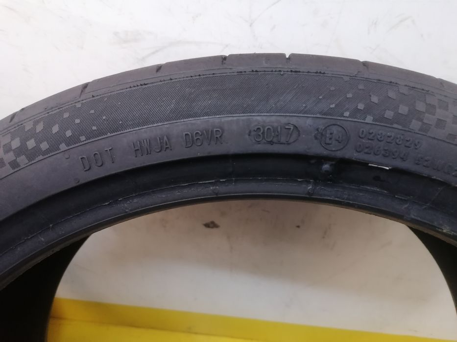 225/40/19.2* Continental vara 93y  dot 3017.     4,,88mm