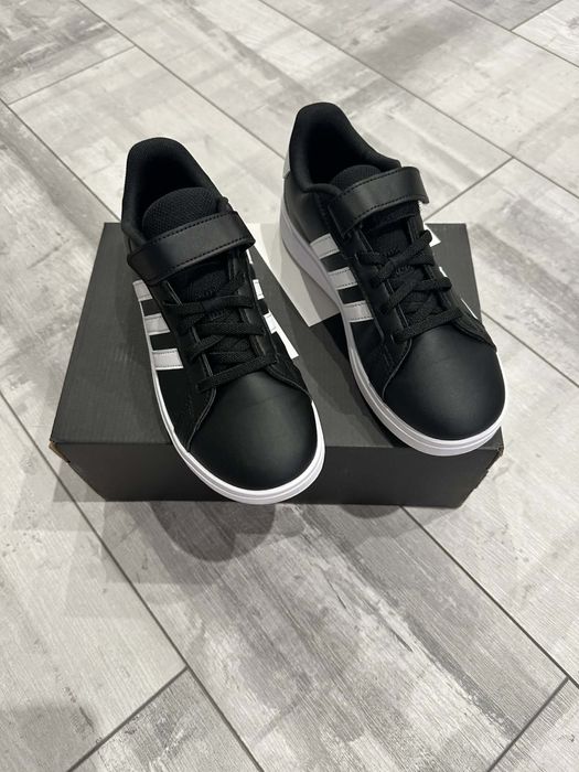 Маратонки Adidas 35 номер