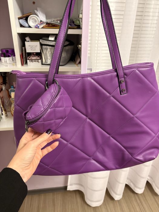 Дамска лилава чанта