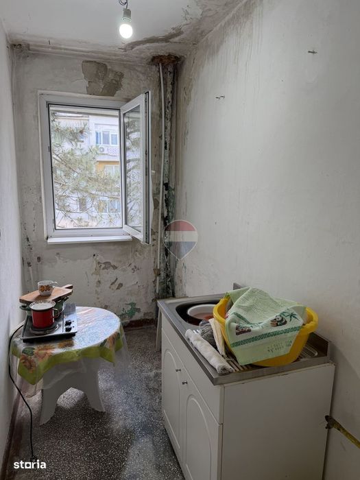 Apartament 3 camere etaj 3/4 SUD