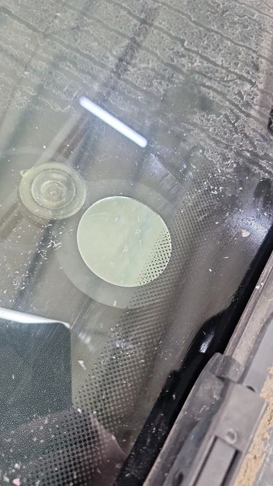 Лепене и възстановяване на спукани автостъкла