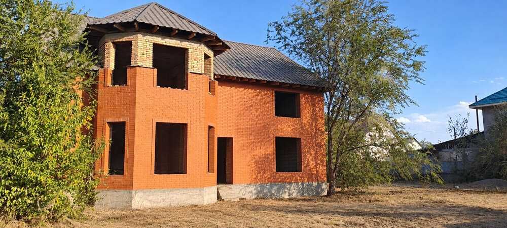 Продается дом с участком