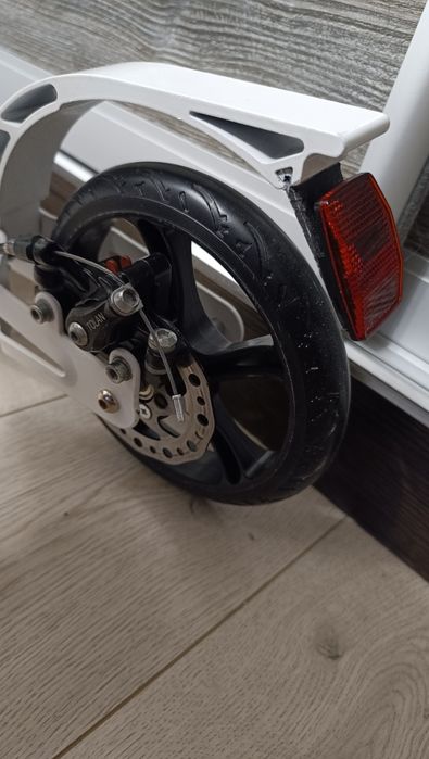 Продам  отличный самокат