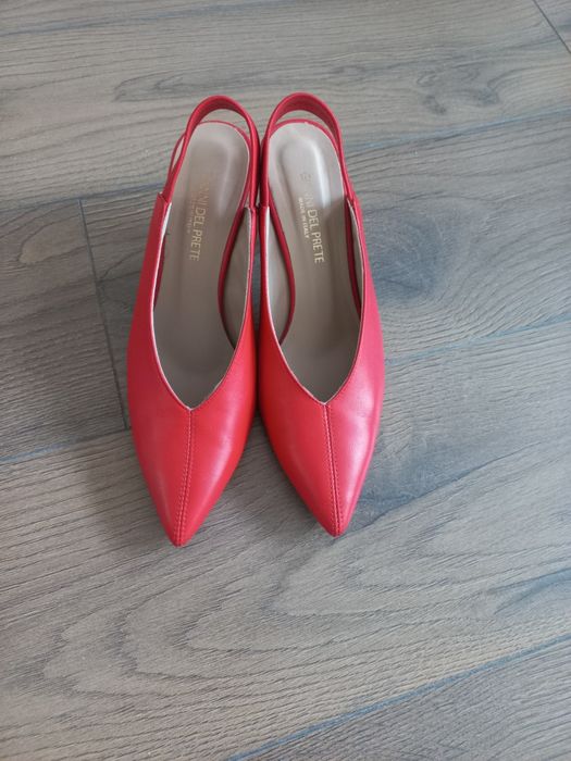 Женские кожаные туфли