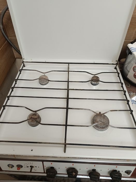 Газ плита продаю