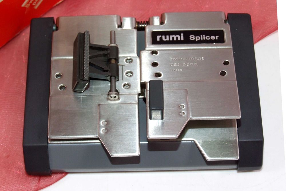 Dispozitiv elvetian RUMI SPLICER pentru taiat si lipit film de 8 si Super 8, NOU