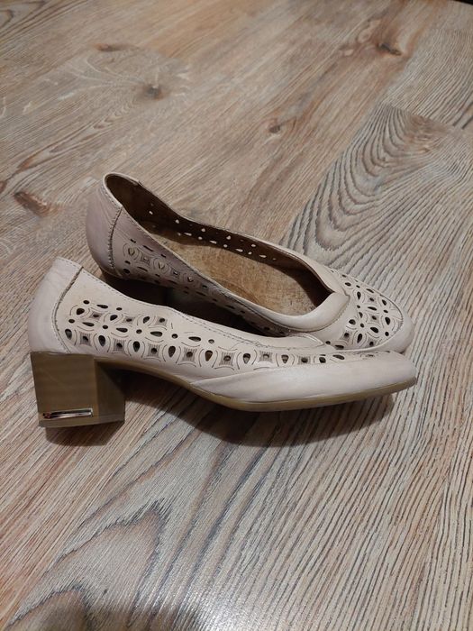 Дамски балеринки,обувки 39 номер,нисък ток,естествена кожа