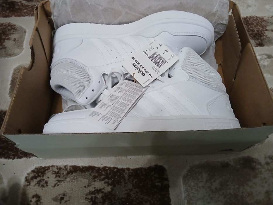 Pantofi sport pentru bărbați Adidas noi