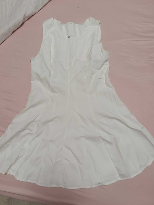 Лятна разкроена рокля