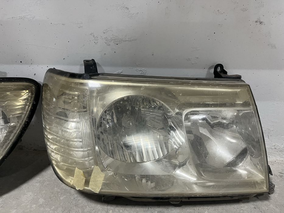 Продам передние фары на LC100!