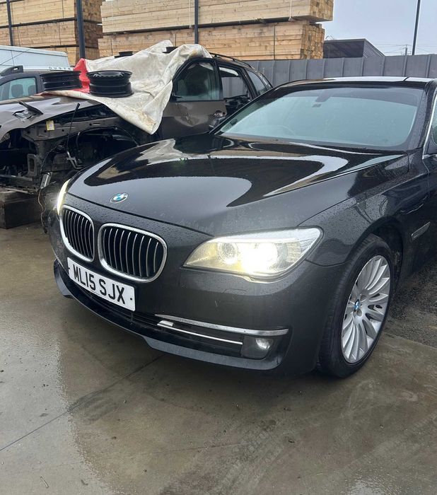 Fata completa BMW Seria 7 F01 F02 facelift, bot complet BMW F01 LCI