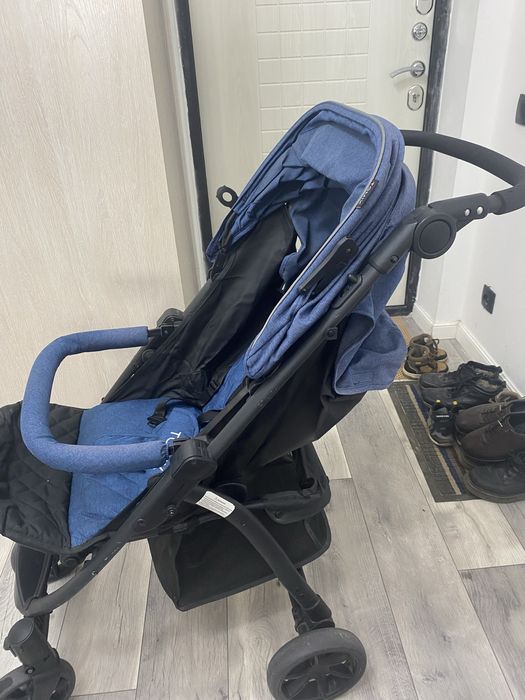 Коляска прогулочная