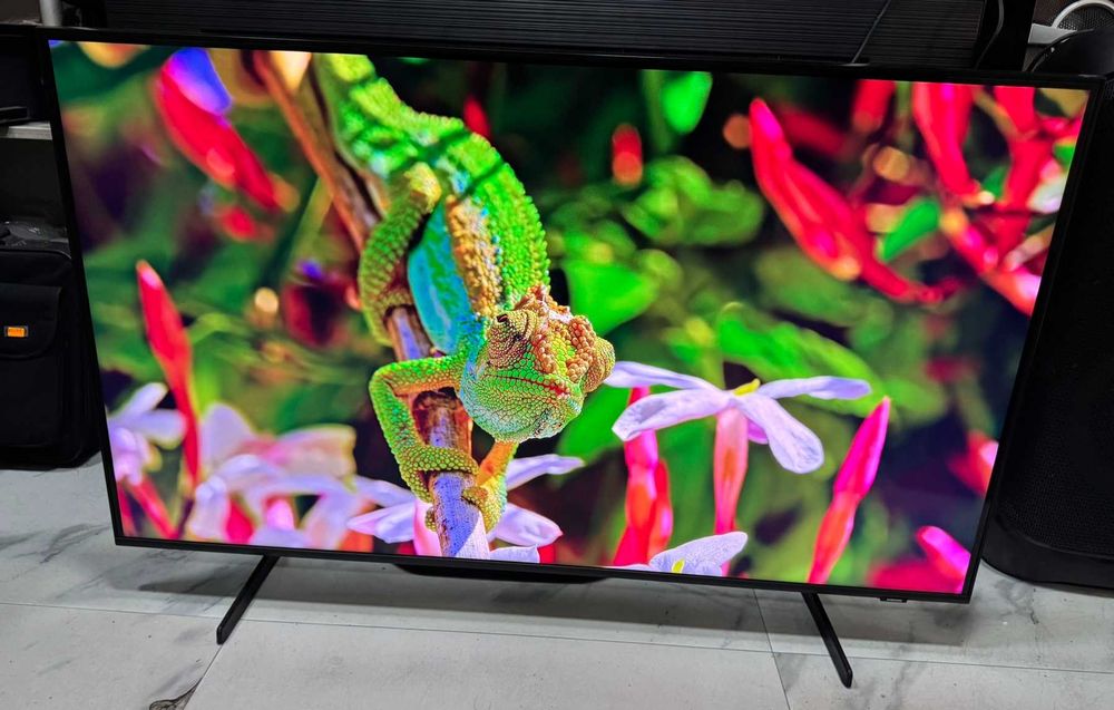 Телевизор SAMSUNG QE43Q60CAUXXH 43" QLED 4K Ultra HD SmartTV Tizen™