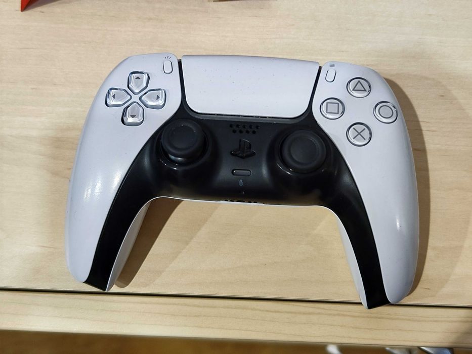 Playstation 5 контролер (джойстик) с проблем
