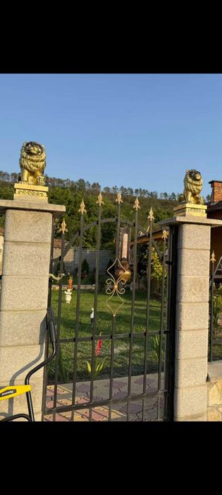 Лъв от вибробетон -символ на величие и сила!