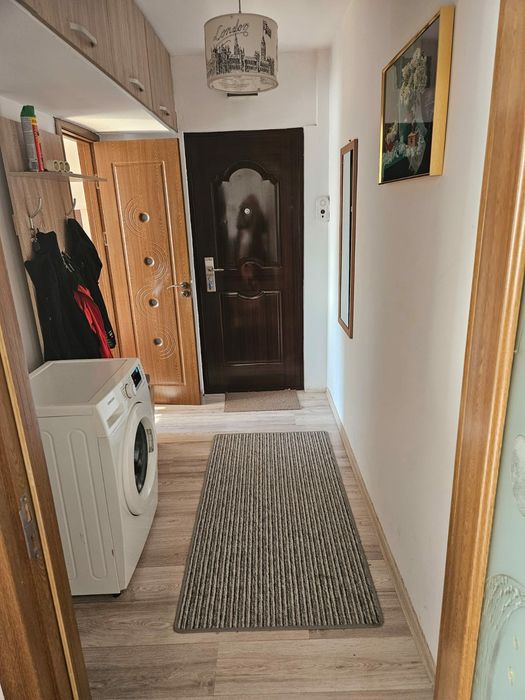 vand apartament 2 camere
