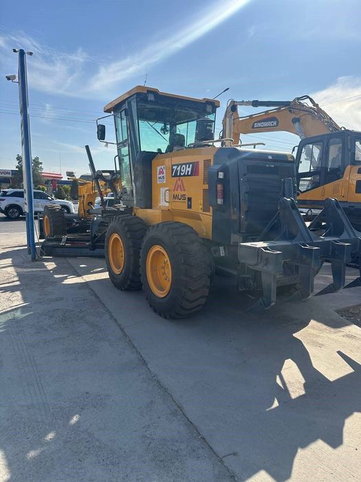 Грейдер 719H Sinomach