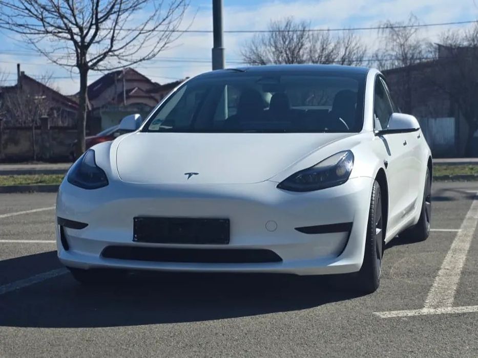 Tesla Model 3 Tesla Model 3 Standard RW Plus Hinterradantrieb - 21900 euro + TVA