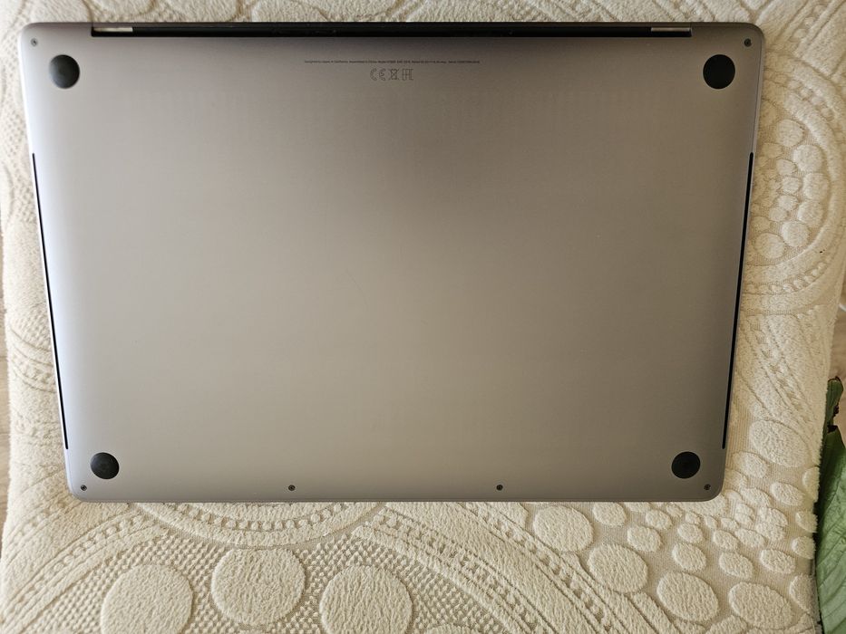 MacBook Pro 15 (2018) - i9 / 32GB RAM / Space Gray