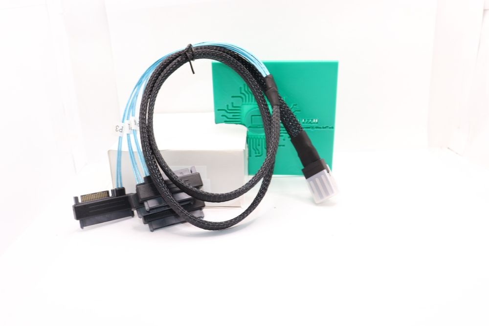 Cablu Sas SFF-8087 to 4 x SFF-8482 1 metru