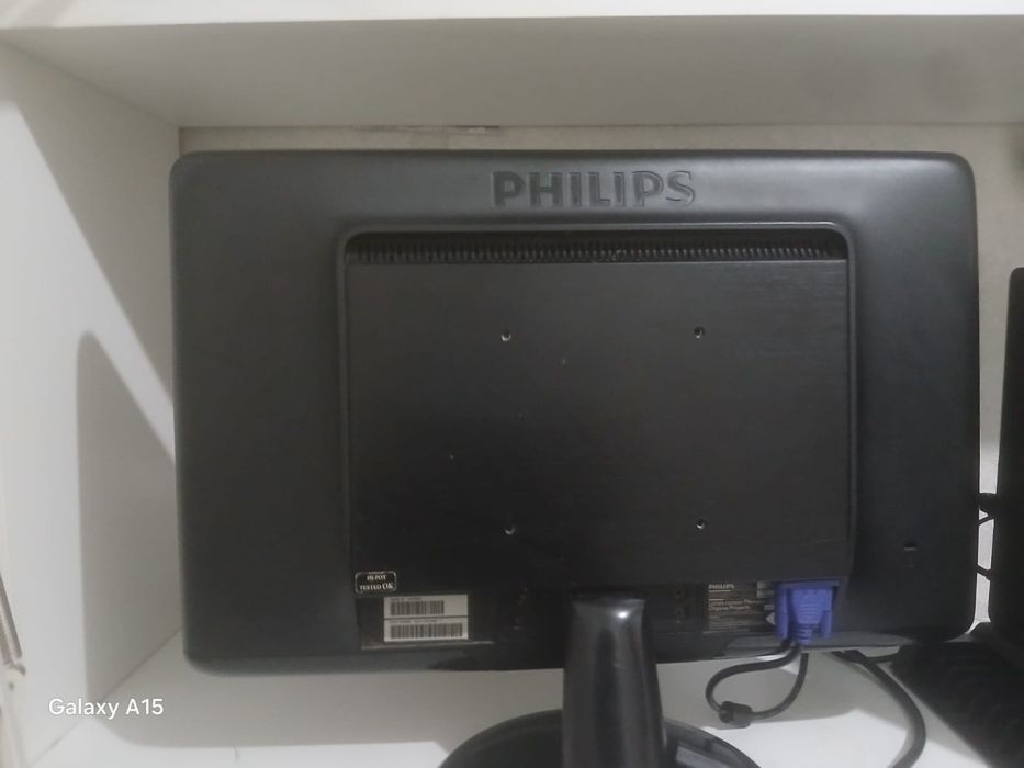 Монитор philips.