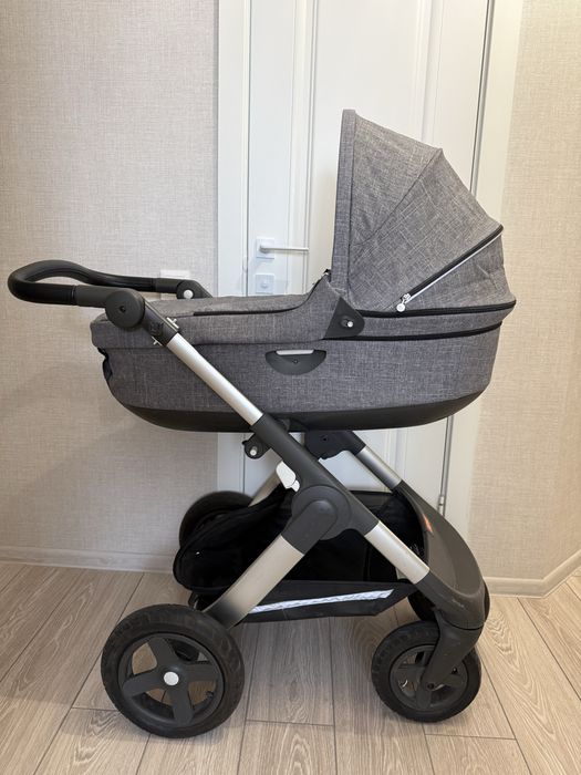 Продам коляску Stokke Trailz