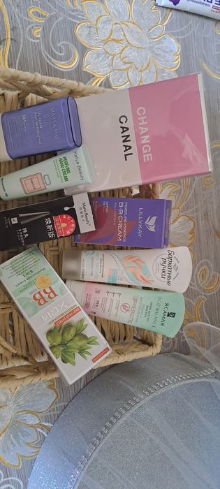 Kosmetika va sarpo savati sotiladi. Arzon narxda