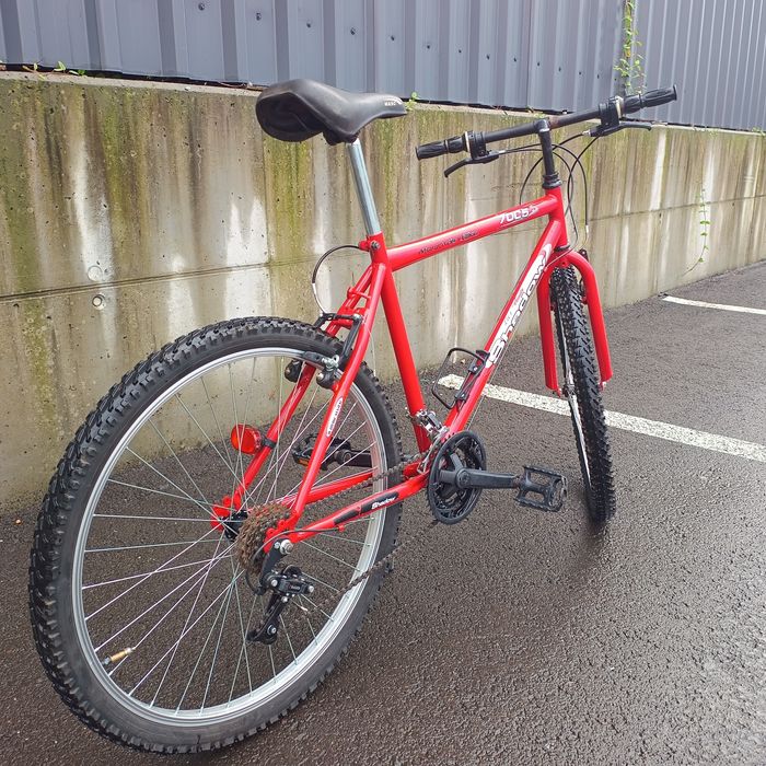 Bicicleta aproape noua