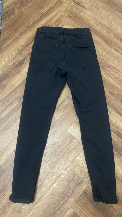 Продам 2 пары джинс