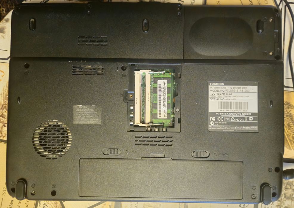 Лаптоп Toshiba Satellite L300 с T2390