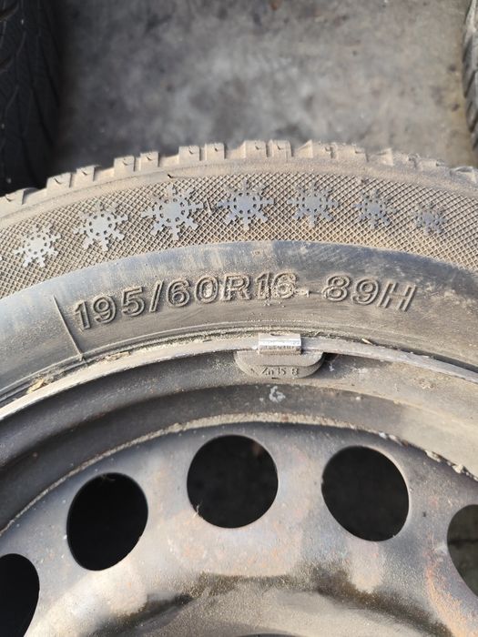 Джанти Opel krossland заедно с зимни гуми 16 цола