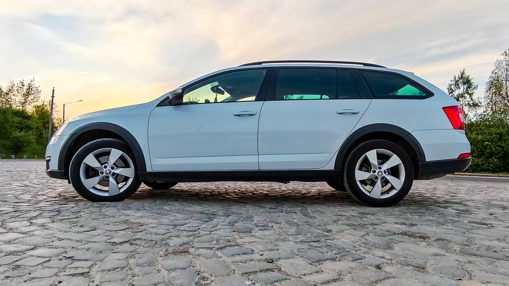 Skoda Octavia SCOUT 4x4 permanent 2.0 TDI CUNA 184 CP Euro 6 fără AdBlue | 135.000 km