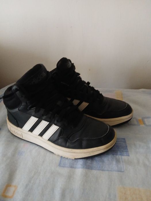 Adidas stare aproape noua