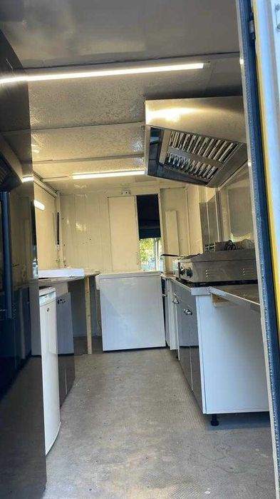 Foodtruck complet echipat pt burgeri, sandvishuri, sarat VAN APPETIT
