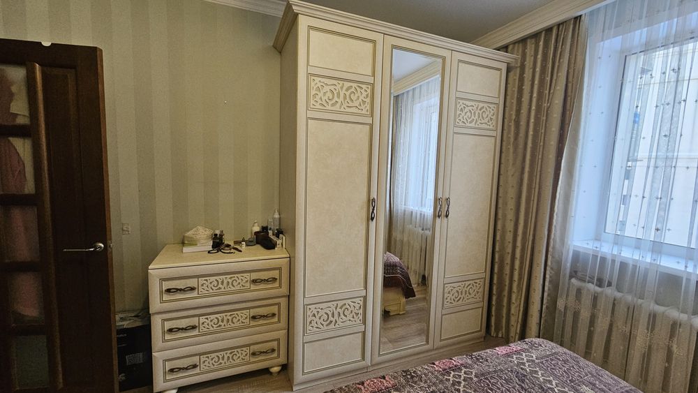 Продам спальний гарнитур